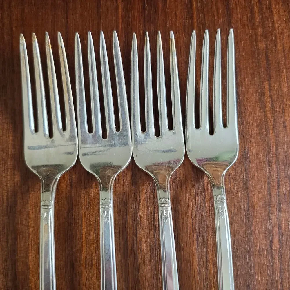 Vintage 1847 Rogers Bros FIRST LOVE 4 Dinner Forks Silverplate Art Deco Cottage